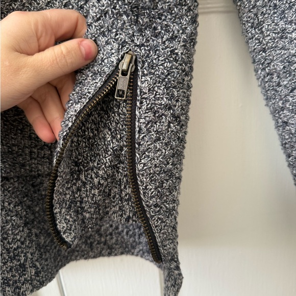 Madewell Gray Textured Sweater with Zipper Details - Picture 4 of 8